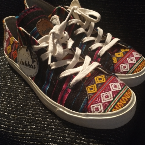 EXCEPTIONAL PAIR OF "INKKAS" HANDMADE WORLD WEAR SPECTRUM SNEAKERS - Picture 14 of 14